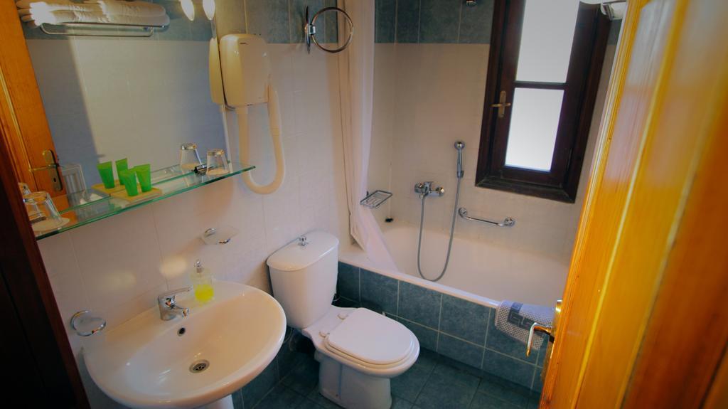 Vateri Hotel Límni Екстериор снимка